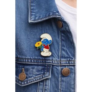 Vintage Bashful Smurf Pin
